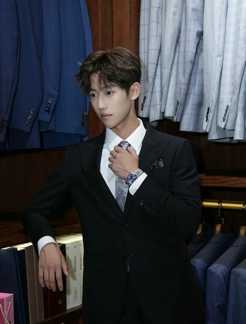 Chàng trai phong cách nhẹ nhàng trong ảnh trai đẹp 2k8