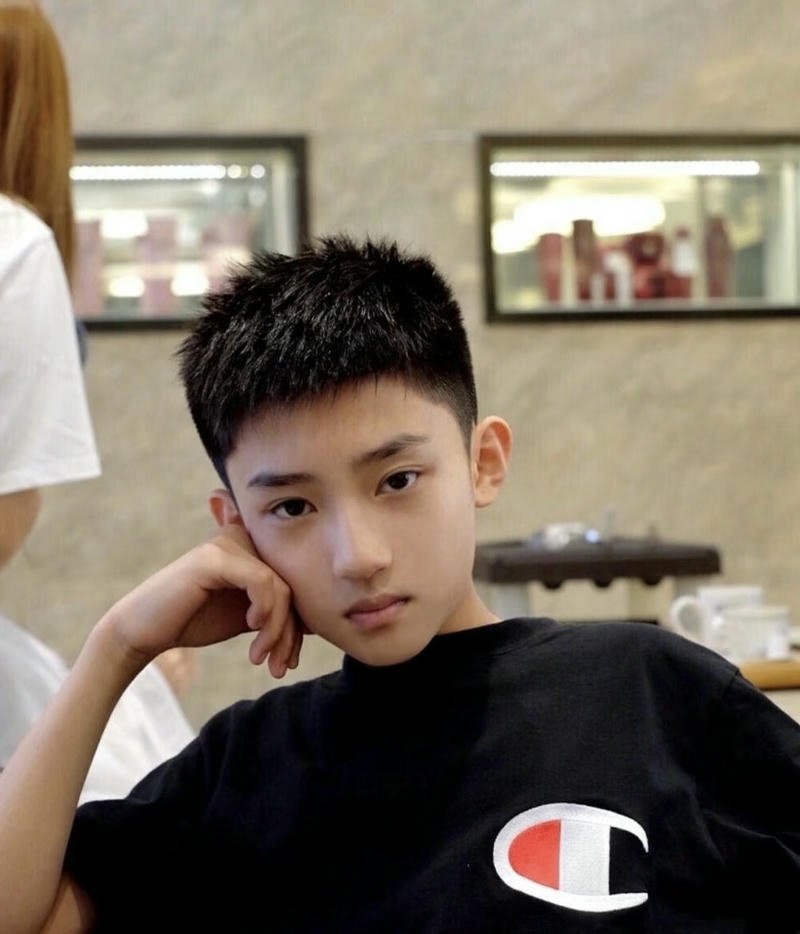 Chàng trai với mái tóc gọn gàng trong ảnh trai đẹp 2k13