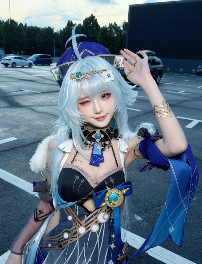 Cô gái cosplay anime với tạo hình nhân vật cute