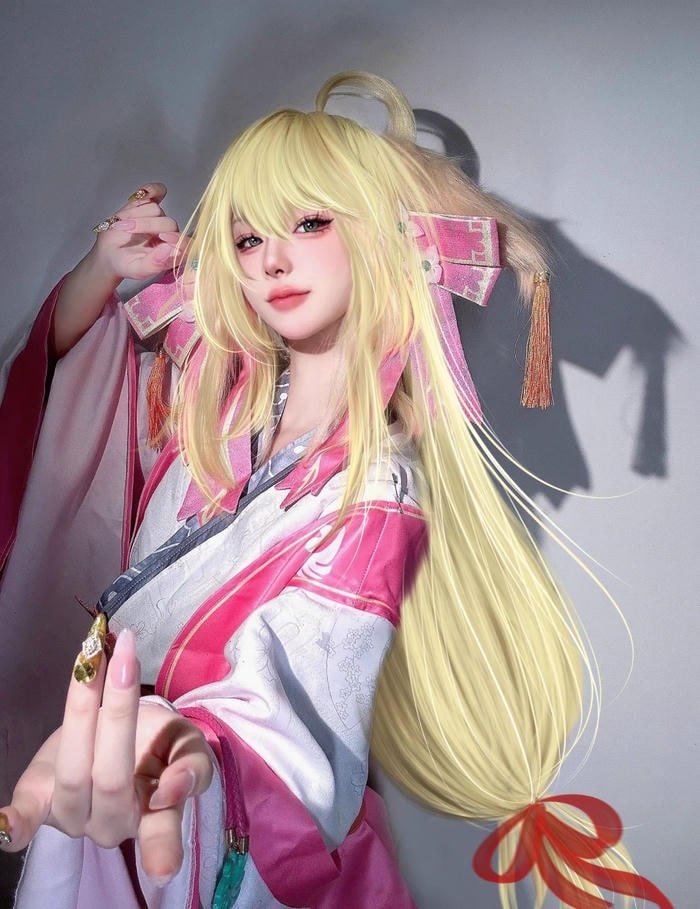Cô nàng cosplay anime với phong cách kawaii