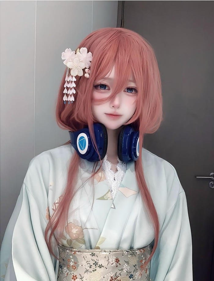 Cosplay anime nữ với trang phục nhân vật anime nổi tiếng