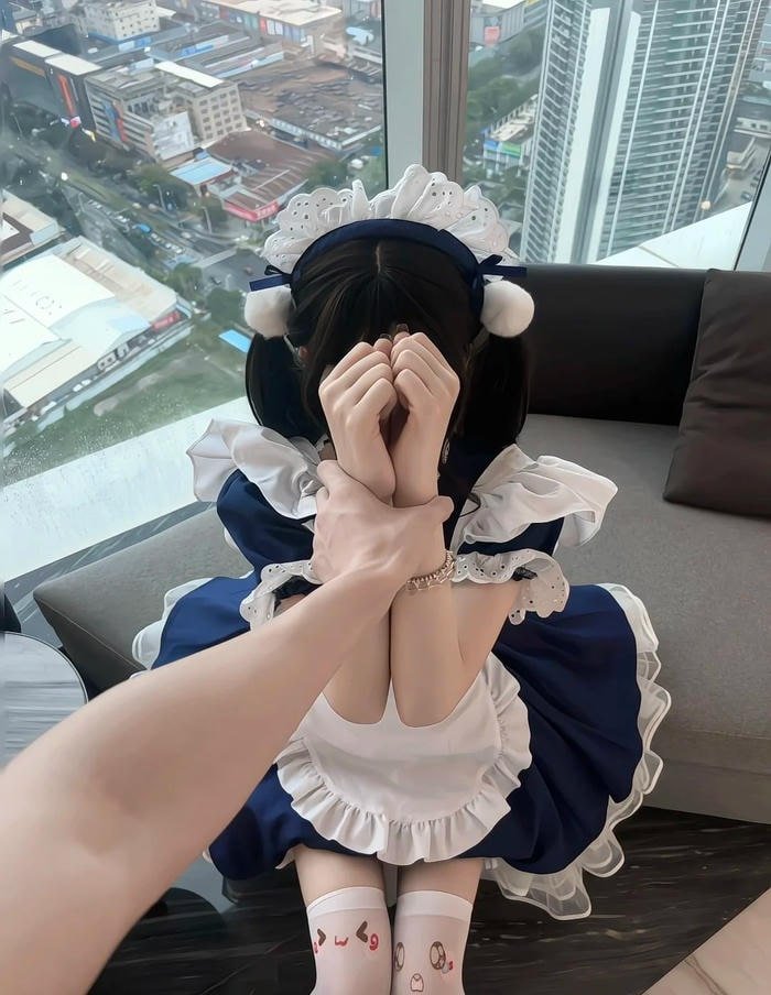 Cosplay hầu gái sexy concept ánh sáng mềm mại