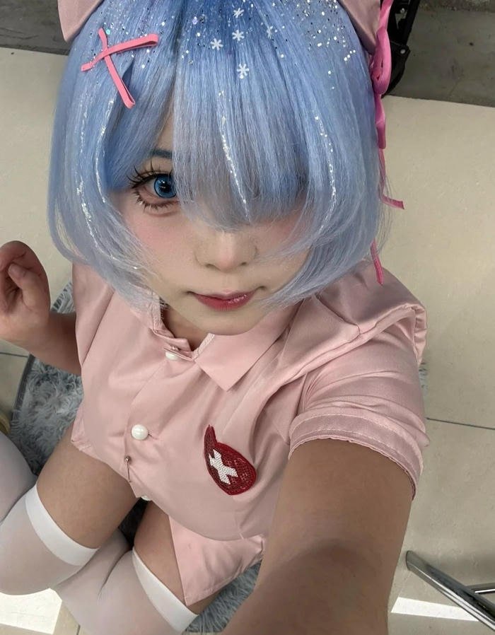 Cosplay y tá phong cách kawaii đáng yêu