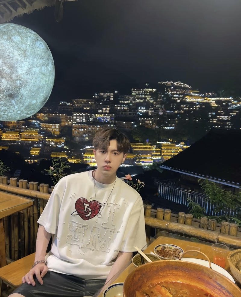 Douyin trai đẹp gương mặt góc cạnh thần thái nổi bật