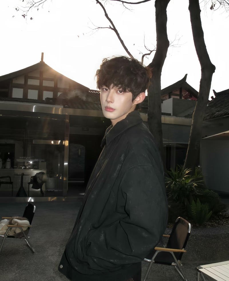 Douyin trai đẹp thần thái mạnh ánh nhìn cuốn hút