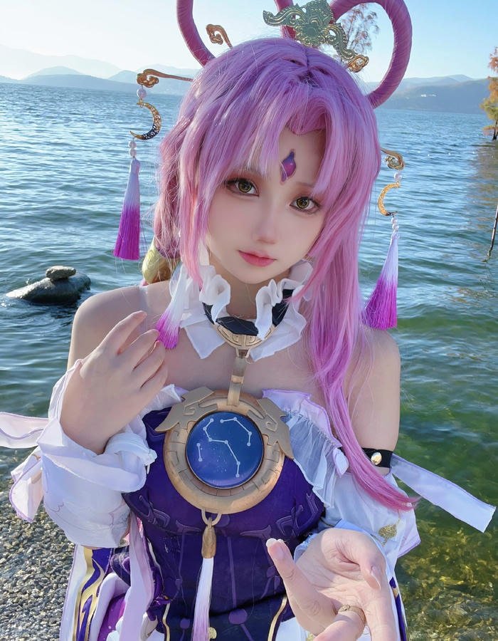 Gái cosplay cổ trang mang vẻ đẹp dịu dàng