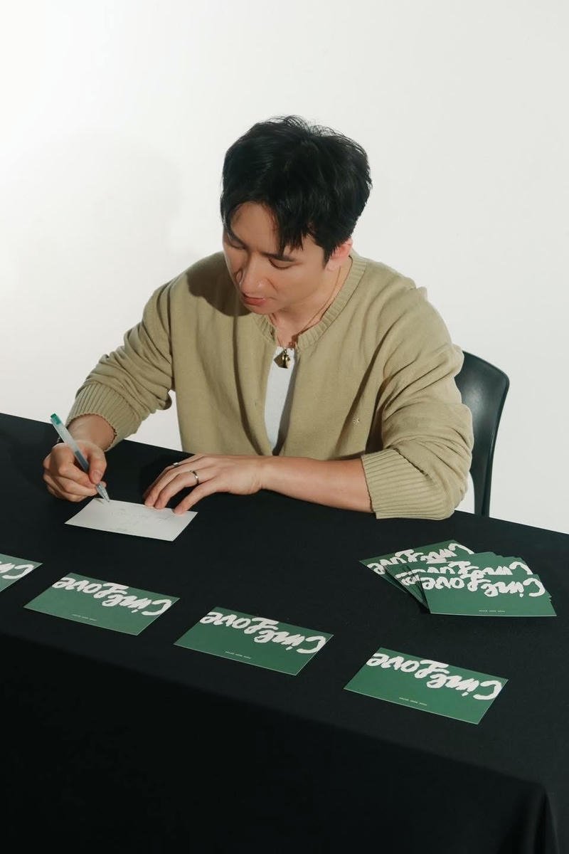 Góc chụp sáng tạo của Phan Mạnh Quỳnh làm nền