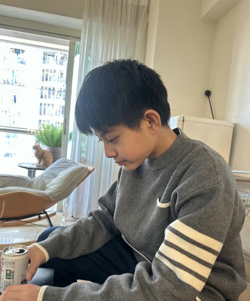 Góc nghiêng của trai đẹp 13 tuổi