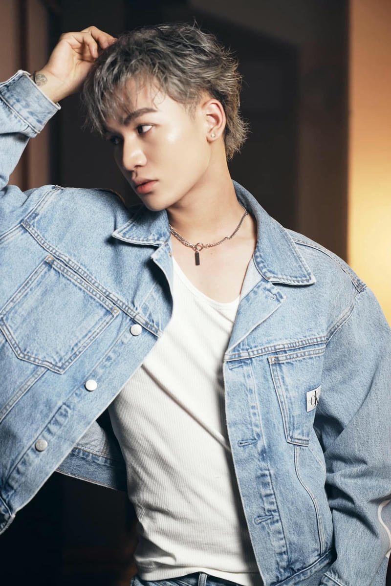 Góc nghiêng thần thái Ali Hoàng Dương đầy cuốn hút