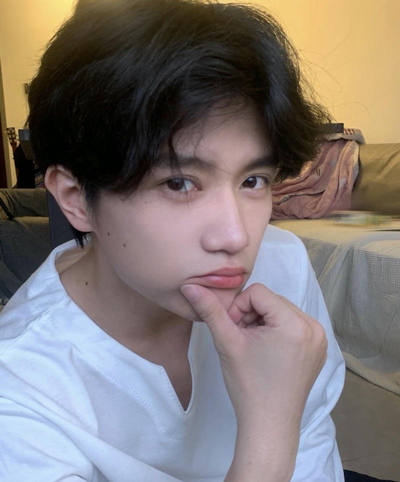 Gương mặt điển trai phong cách ảnh trai đẹp cute