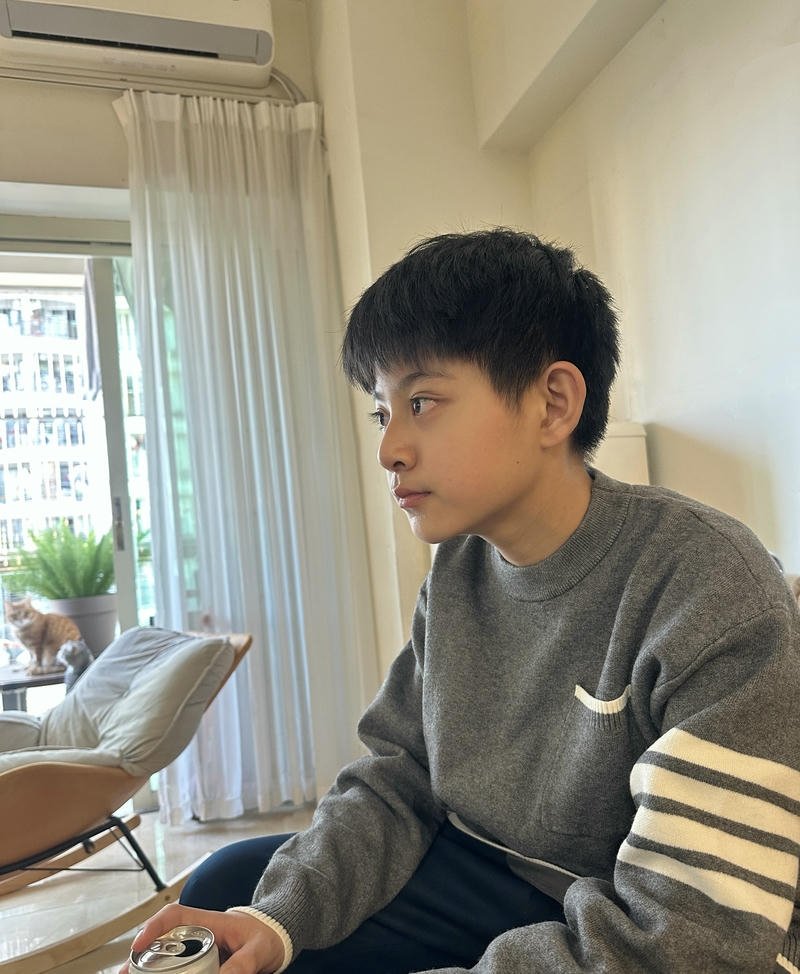 Gương mặt hiền lành của trai trẻ 13 tuổi