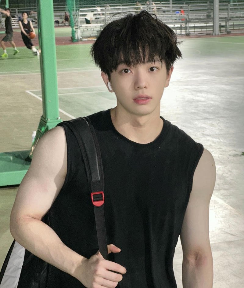 Gương mặt nam sinh trong bộ ảnh trai đẹp 2k8 trẻ trung