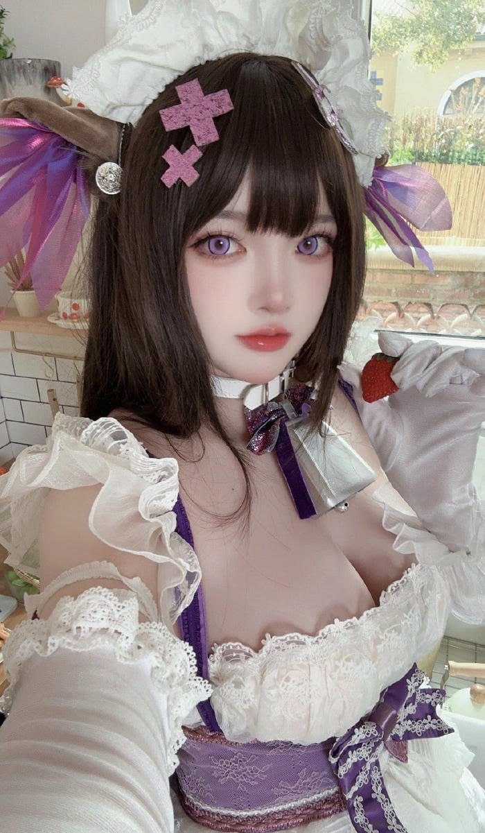 Gương mặt sắc nét thể hiện vẻ đẹp cosplay gái xinh