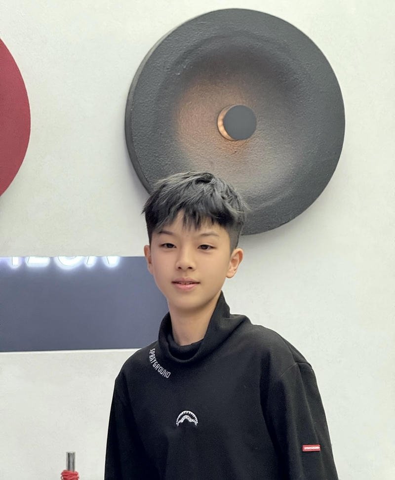 Gương mặt sáng của trai đẹp 13 tuổi