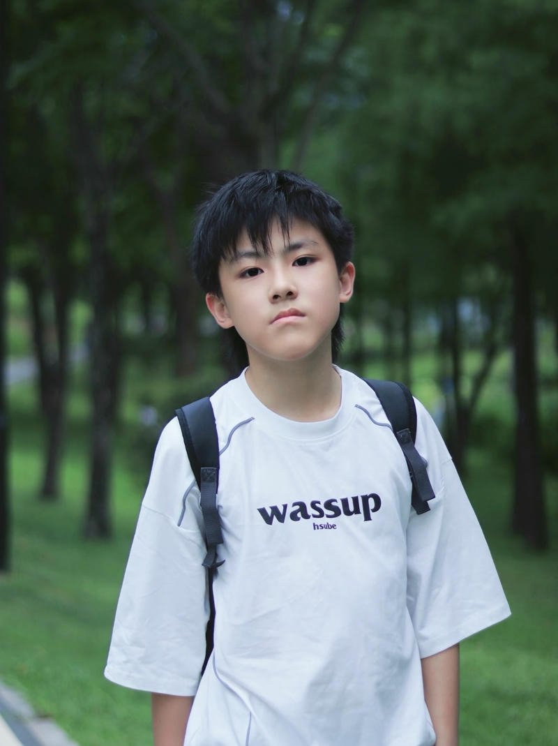 Gương mặt thư sinh và biểu cảm nhẹ nhàng của ảnh trai đẹp 2k13