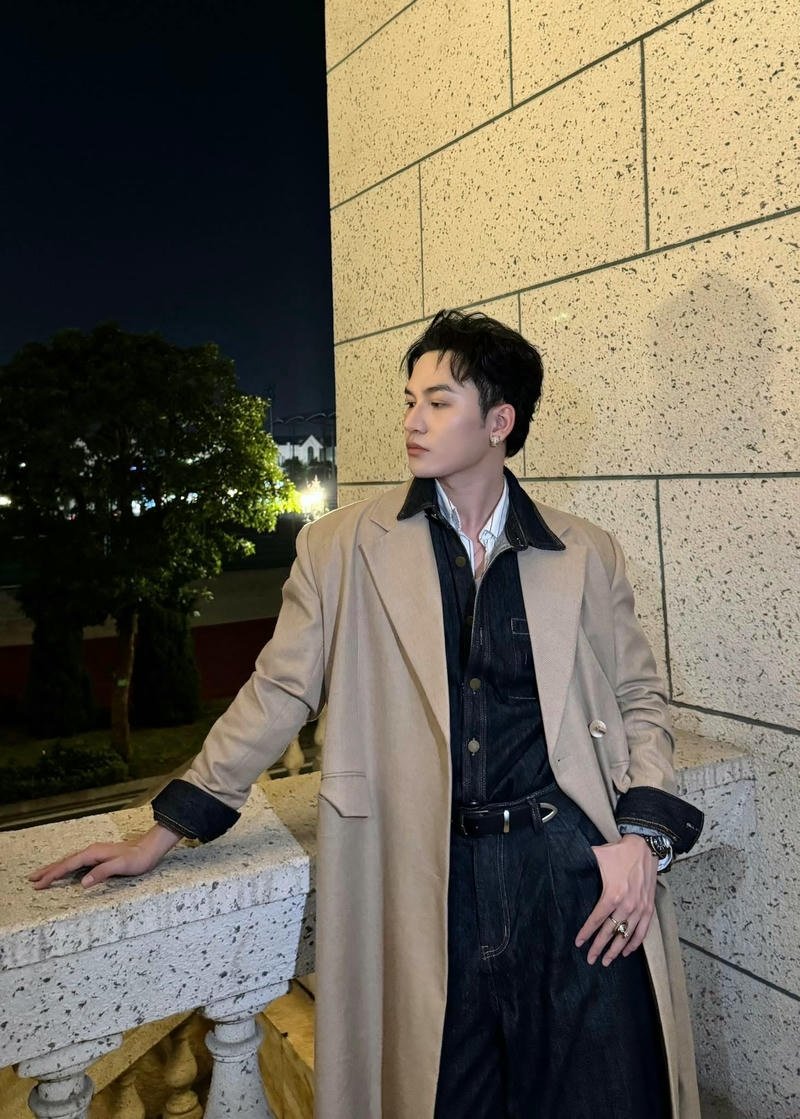 Hình Ali Hoàng Dương đẹp trai phong cách ngoài trời