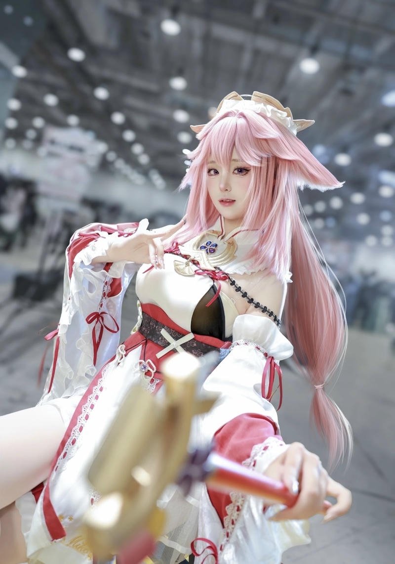 Hình Yae Miko cosplay mang nét cổ kính riêng