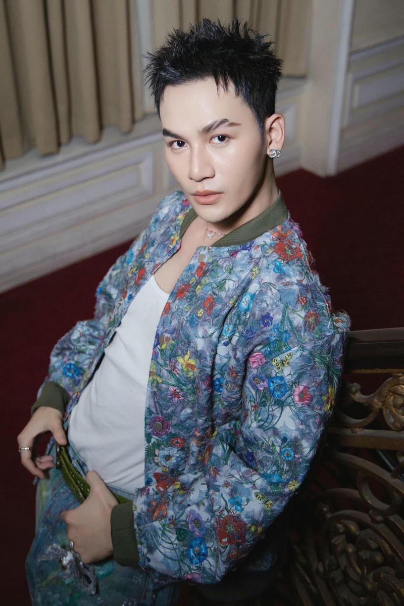 Hình ảnh Ali Hoàng Dương trong buổi chụp chuyên nghiệp