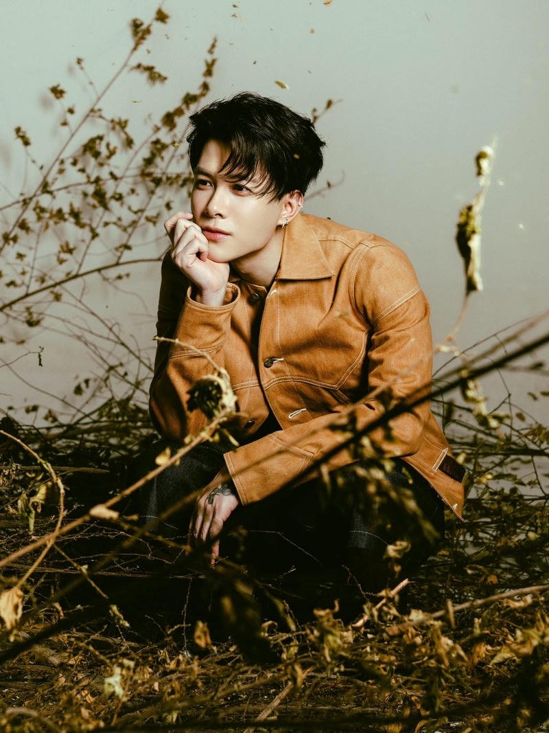 Hình ảnh Anh Tú Atus phong cách hiện đại