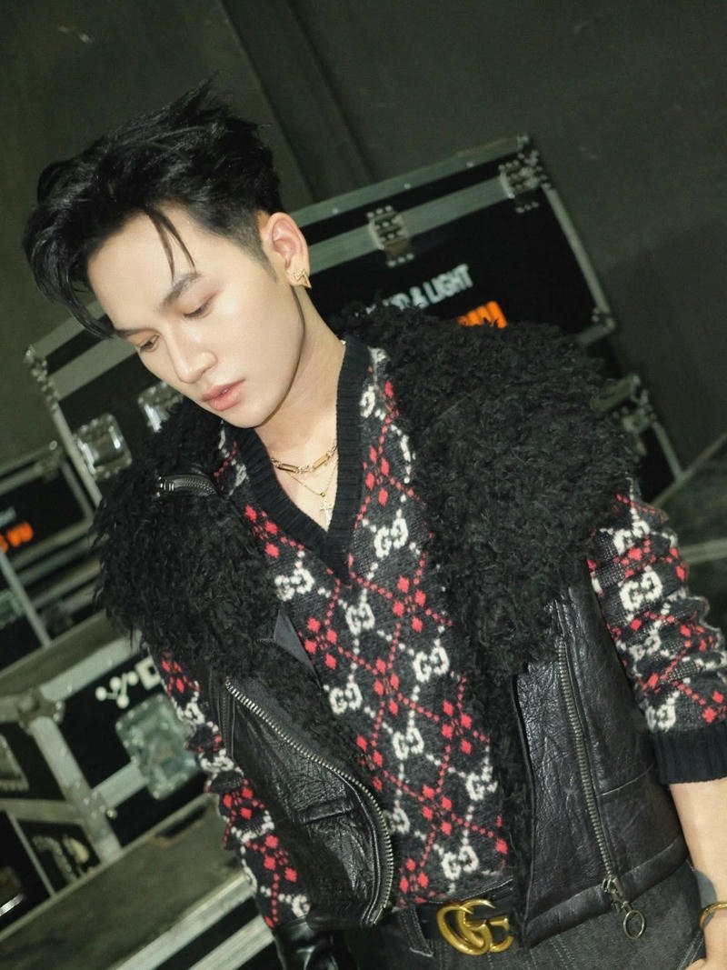 Hình ảnh đời thường giản dị của Ali Hoàng Dương