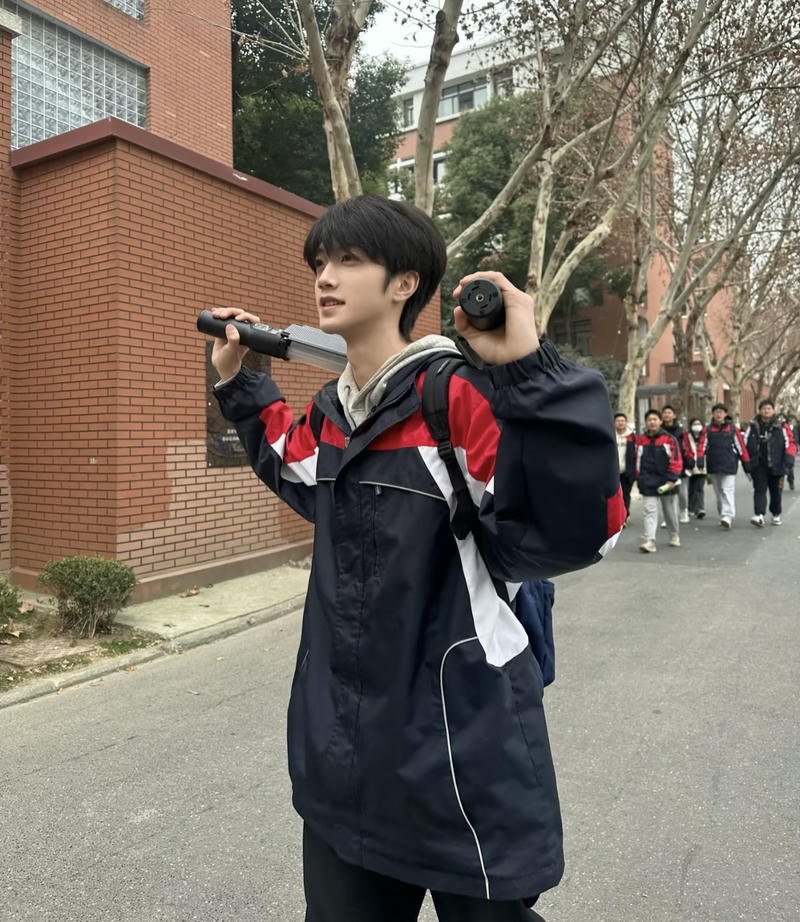 Hình ảnh học sinh nam đẹp trai ưu tú