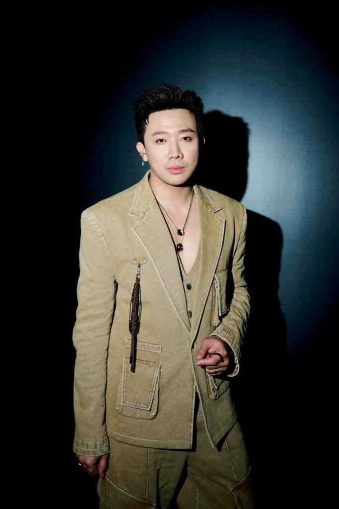 Hình ảnh nổi bật ánh đèn hình nền Trấn Thành