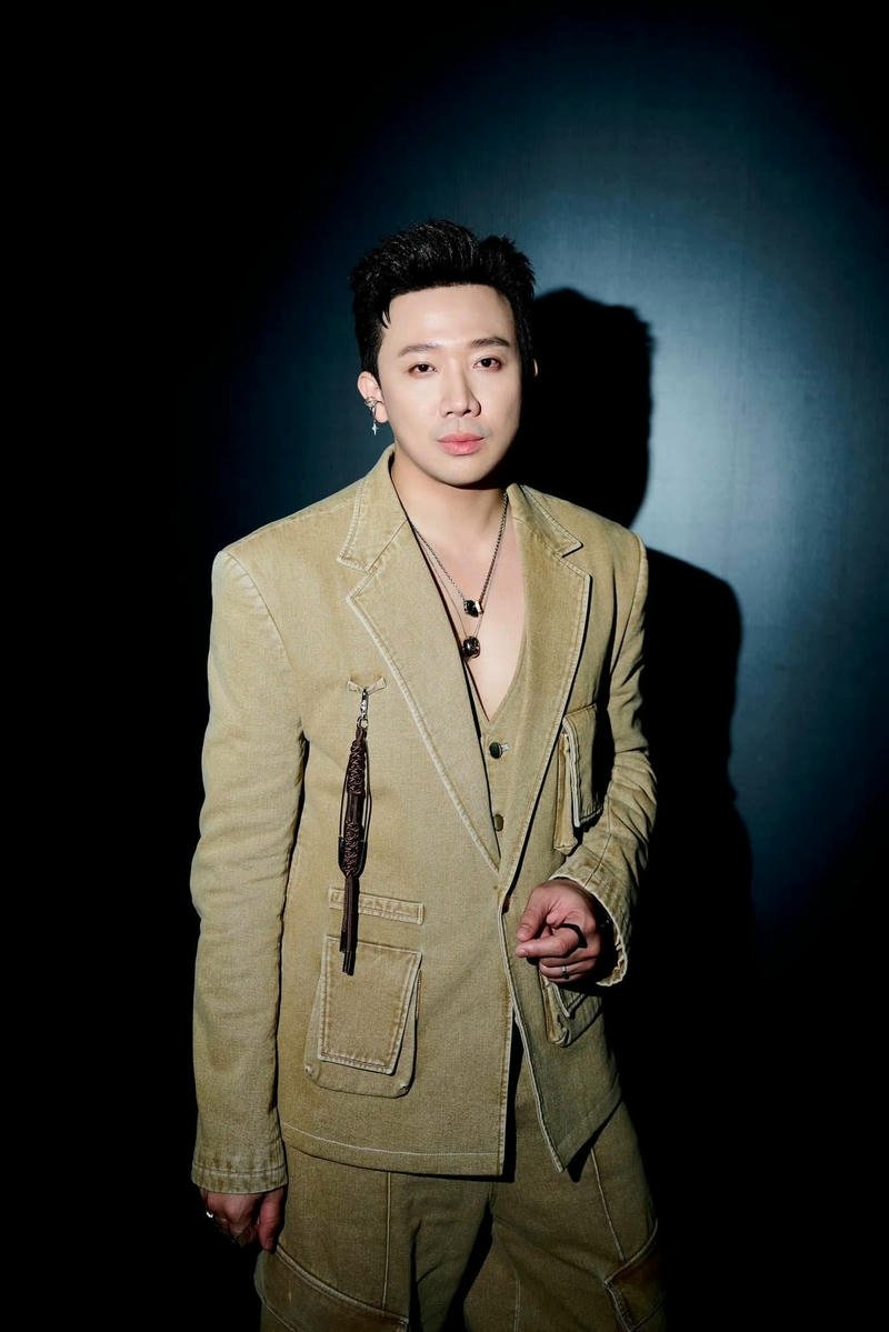 Hình ảnh nổi bật ánh đèn hình nền Trấn Thành