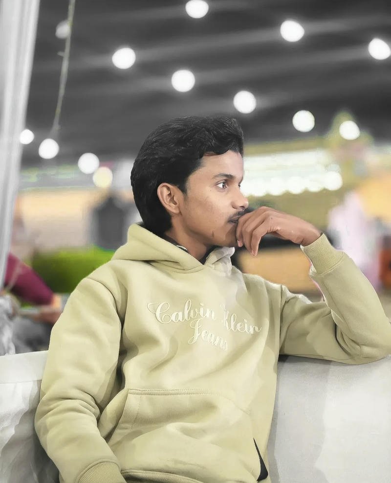 Hình ảnh trai Ấn Độ trẻ trung phong thái năng động