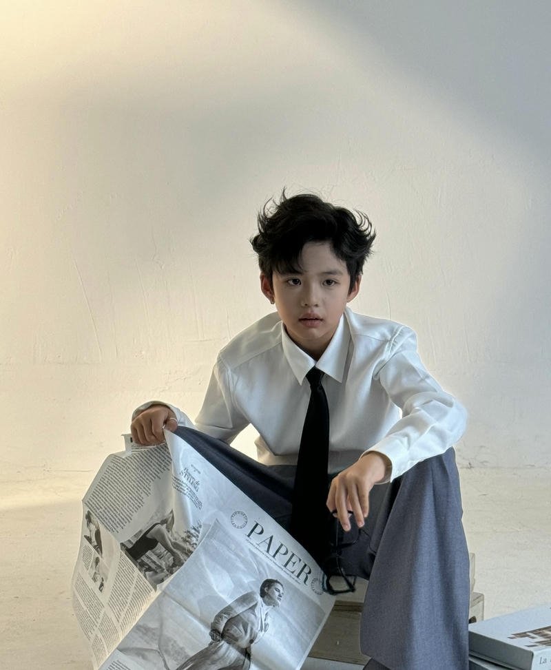 Hình ảnh trai đẹp 10 tuổi ánh mắt rõ nét nổi bật