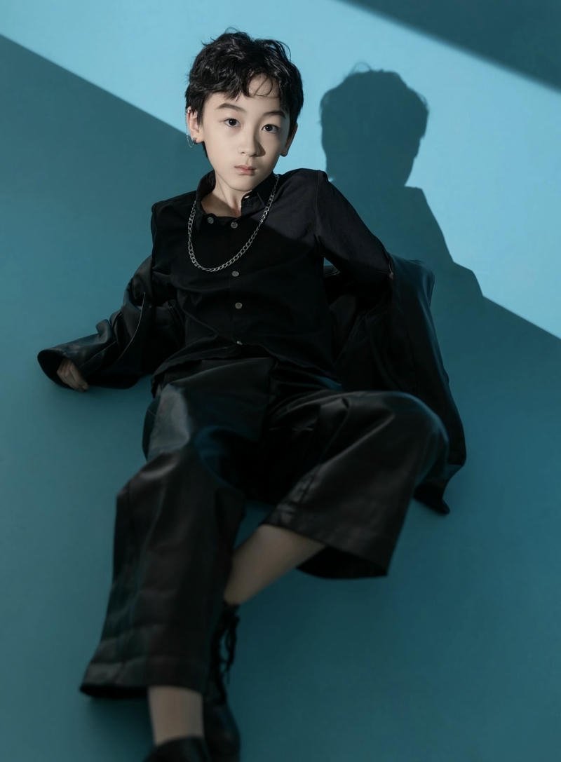 Hình ảnh trai đẹp 10 tuổi khuôn mặt tròn nét đáng yêu