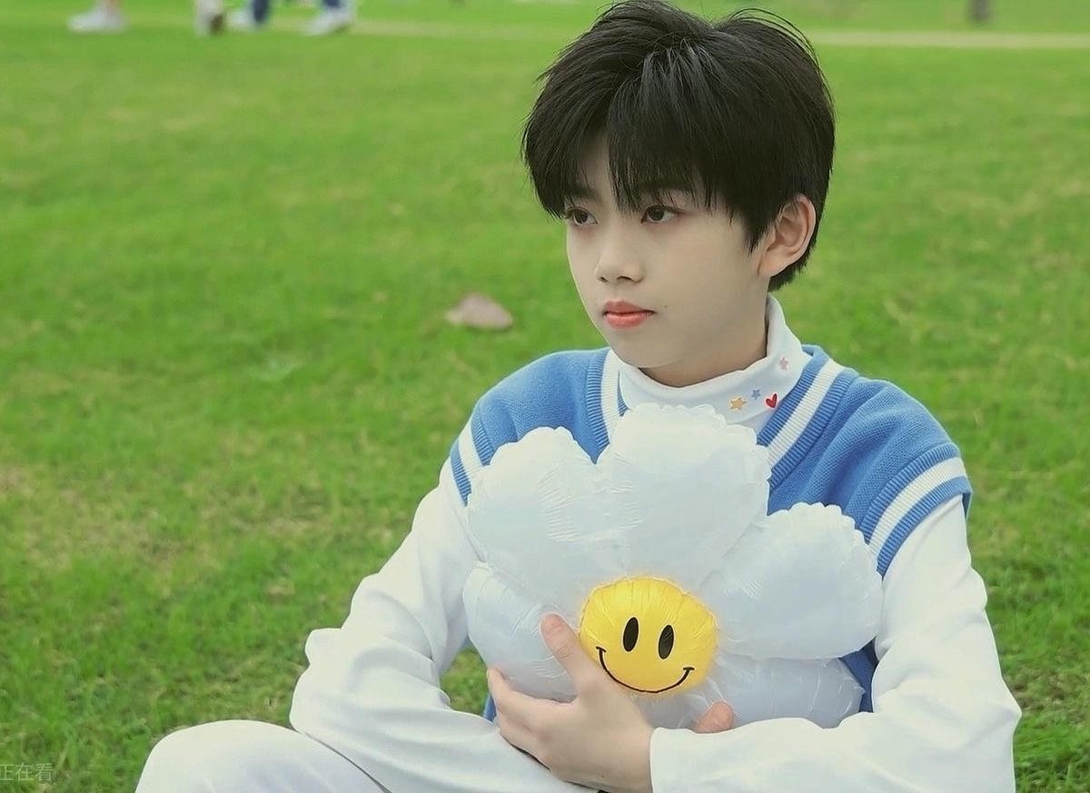 Hình ảnh trai đẹp 10 tuổi thumbnail