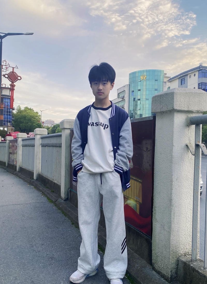 Hình ảnh trai đẹp 14 tuổi gương mặt sáng nét trẻ