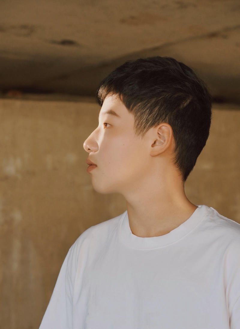 Hình ảnh trai đẹp 14 tuổi mái tóc gọn gương mặt sáng