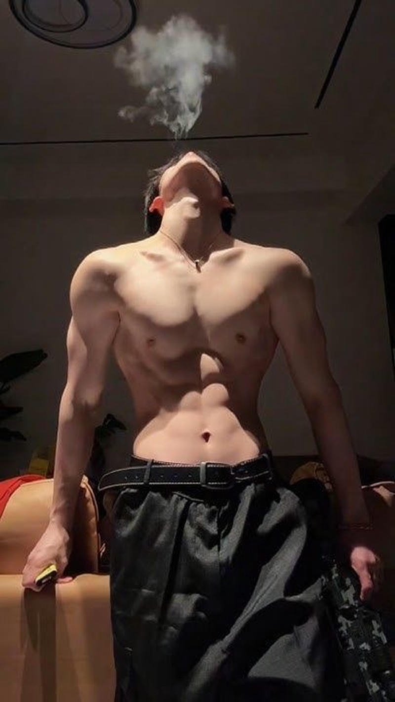 Hình ảnh trai đẹp 6 múi dáng chuẩn làm hình nền