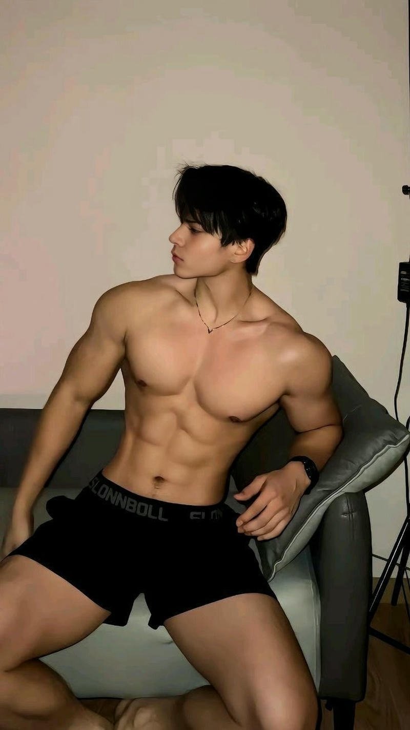 Hình ảnh trai đẹp 6 múi việt nam thân hình săn chắc