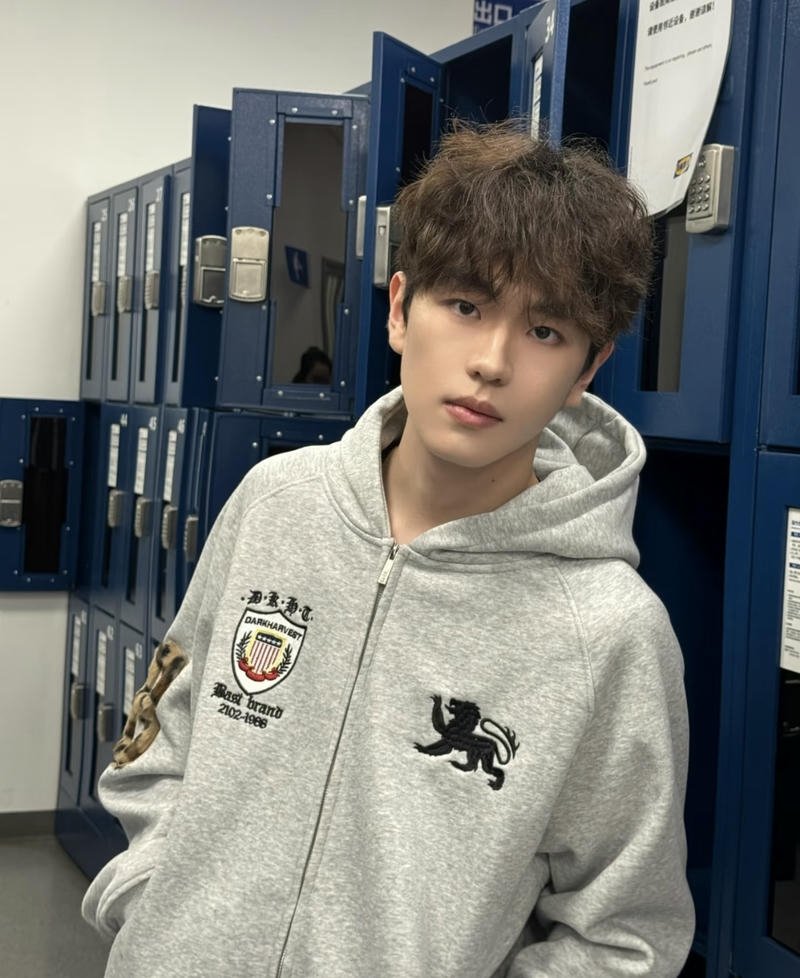 Hình ảnh trai đẹp Trung Quốc gương mặt hiền điển trai