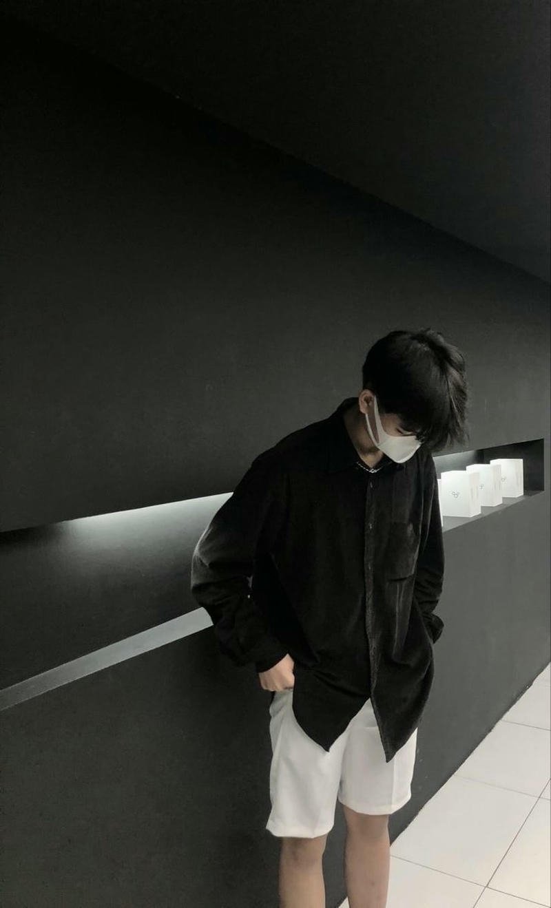 Hình ảnh trai đẹp Trung Quốc không lộ rõ khuôn mặt