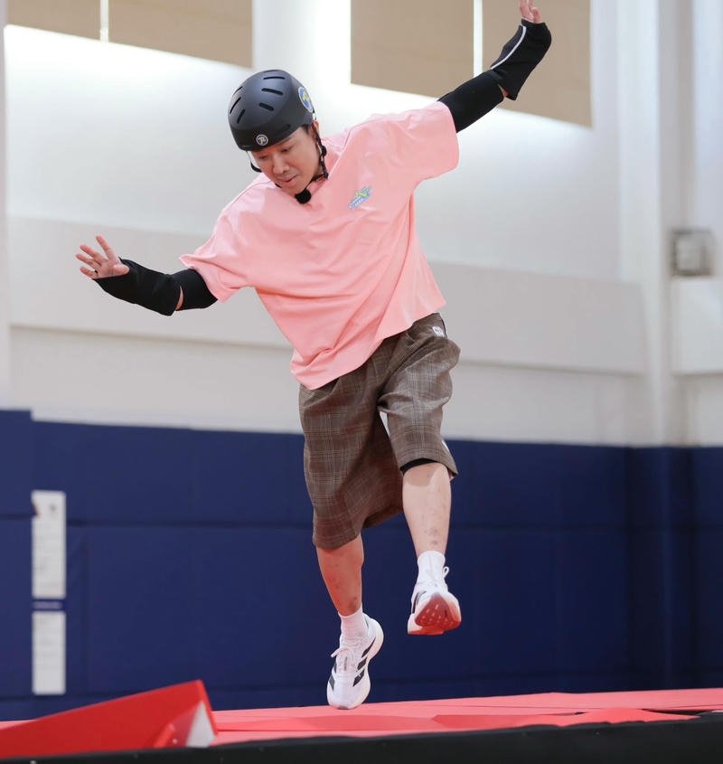 Hình ảnh truyền cảm hứng tích cực Trấn Thành