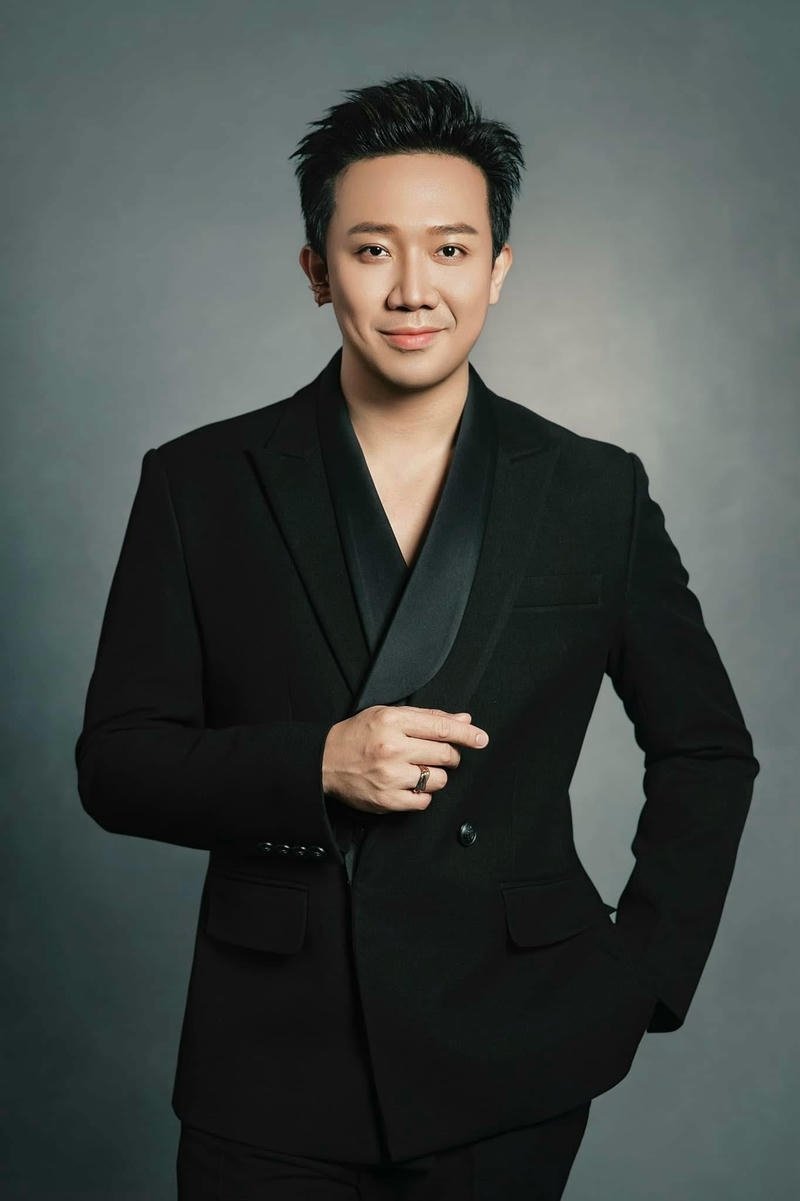 Hình ảnh vest sang trọng lịch lãm Trấn Thành