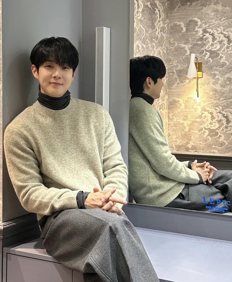 Hình chụp trai đẹp Hàn Quốc gương mặt cực đẹp