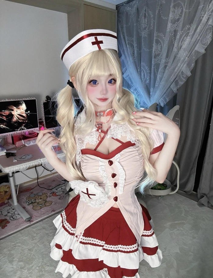 Hình cosplay y tá với phong cách anime cute