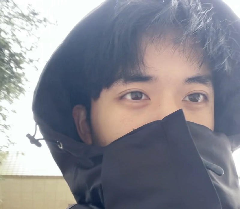 Hình nam thần mạng xã hội theo kiểu ảnh nam đẹp trai che mặt