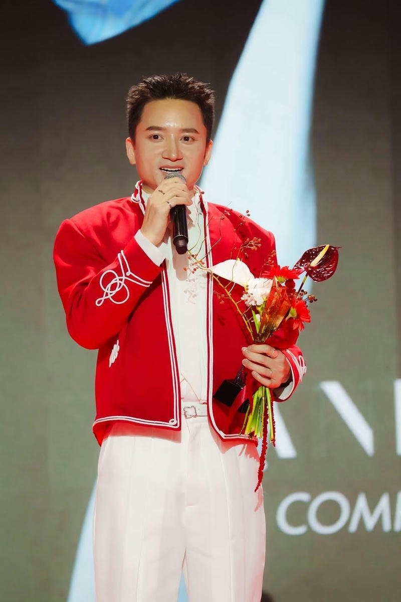 Hình nền Phan Mạnh Quỳnh đẹp trai phong cách trẻ trung