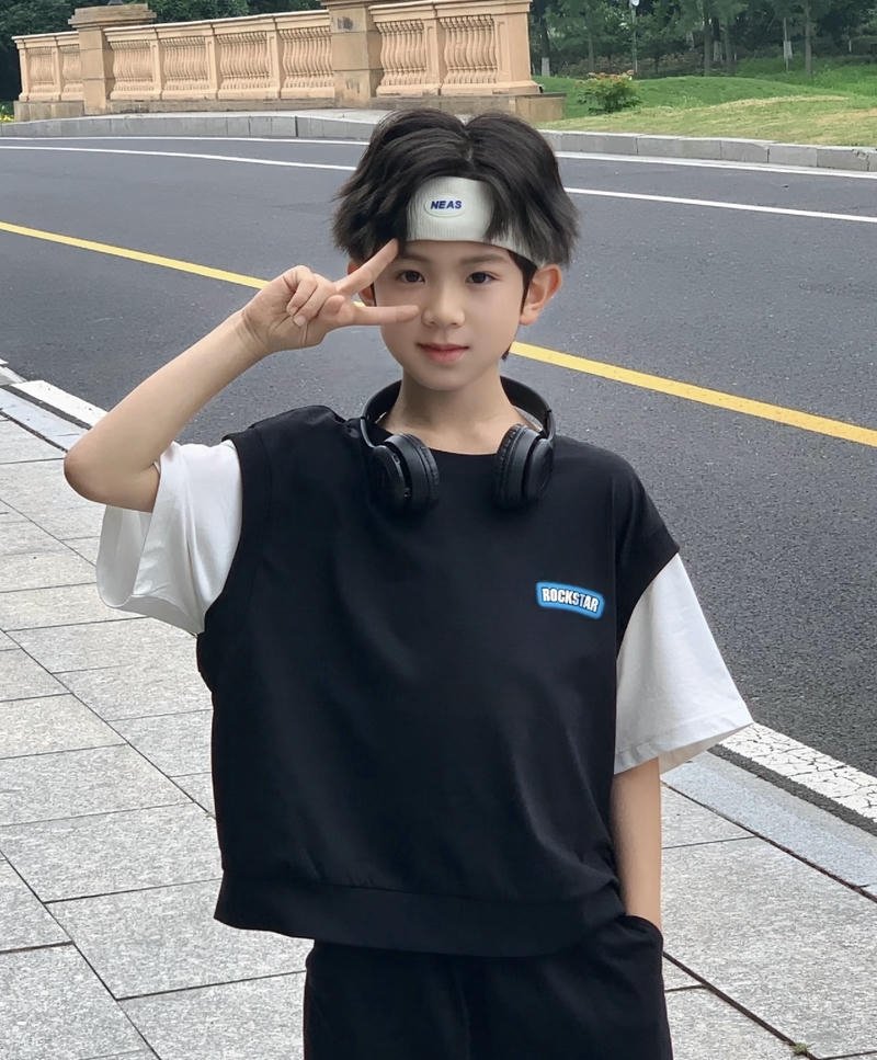 Hình trai đẹp 14 tuổi mái tóc gọn gương mặt hài hòa