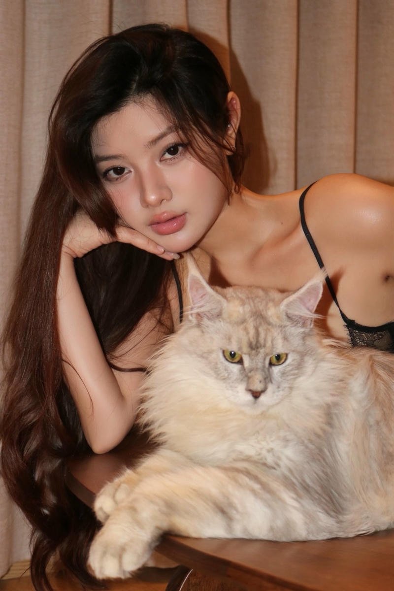 Hotgirl mlem tạo dáng trong concept ảnh ngoài trời