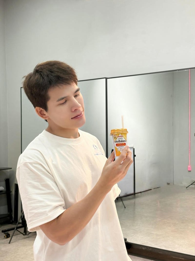 Khoảnh khắc Quốc Thiên thư giãn đời thường nhẹ nhàng