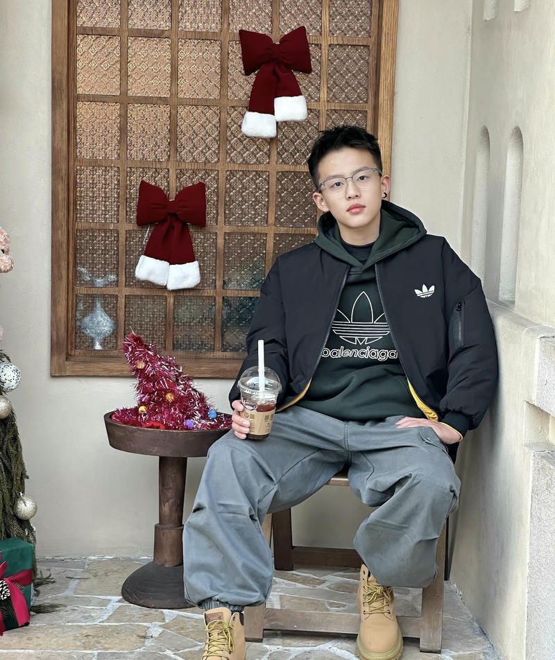 Khoảnh khắc cậu bạn tuổi teen cực mê trong ảnh trai đẹp 2k11