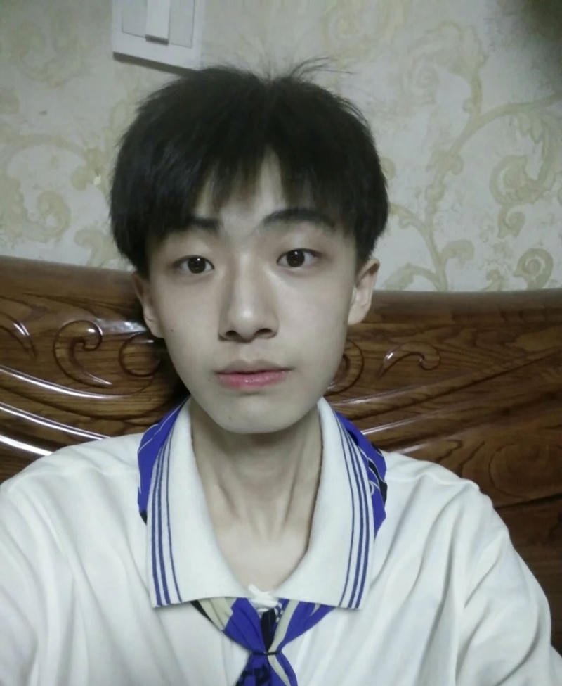 Khoảnh khắc của nam sinh gương mặt sáng trong ảnh trai đẹp 2k8