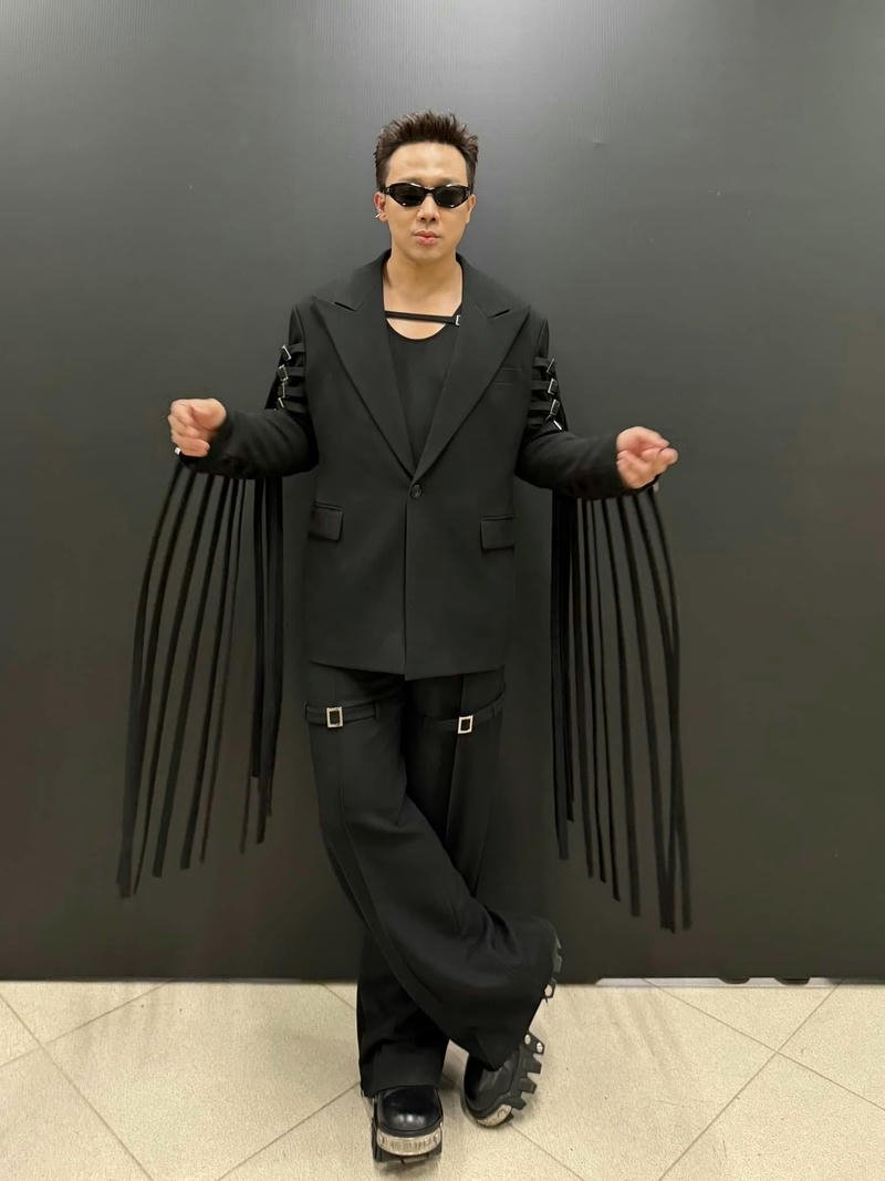 Khoảnh khắc đời thường giản dị Trấn Thành đẹp