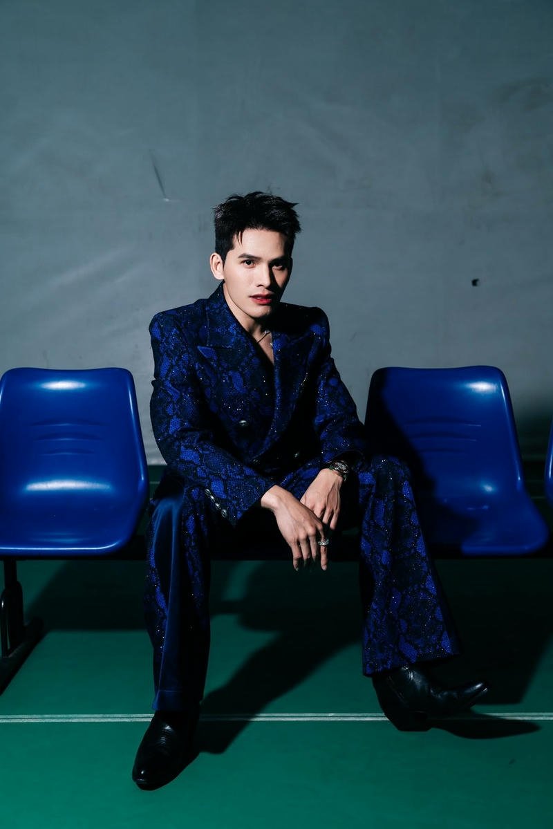 Khoảnh khắc đời thường giản dị của Quốc Thiên ngoài sân khấu